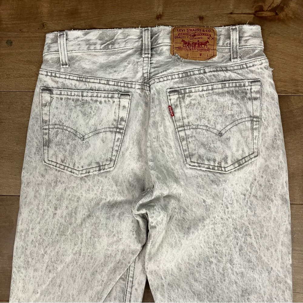 Vintage Levi’s Women’s 501 27x31 (tag 29x32) Gray White Denim Jeans Button Fly - Picture 13 of 15